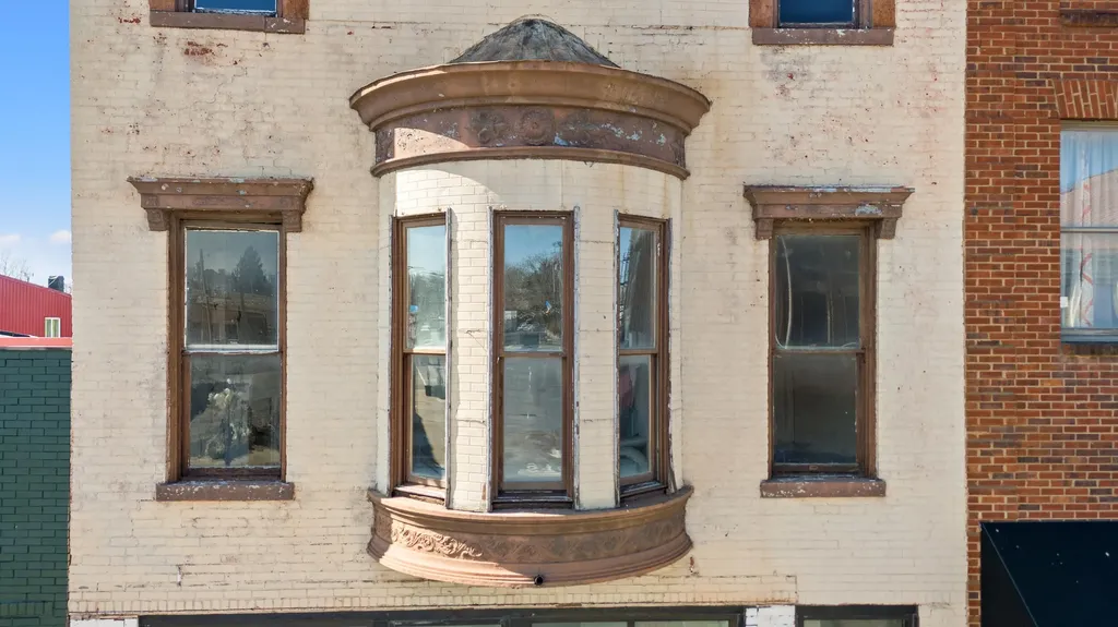 18 N Main Street Winchester KY 40391