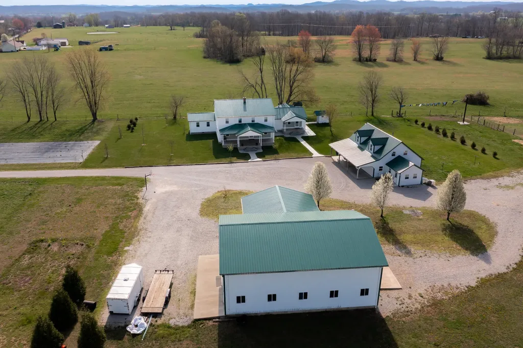 4241 Kendall Springs Road Owingsville KY 40360