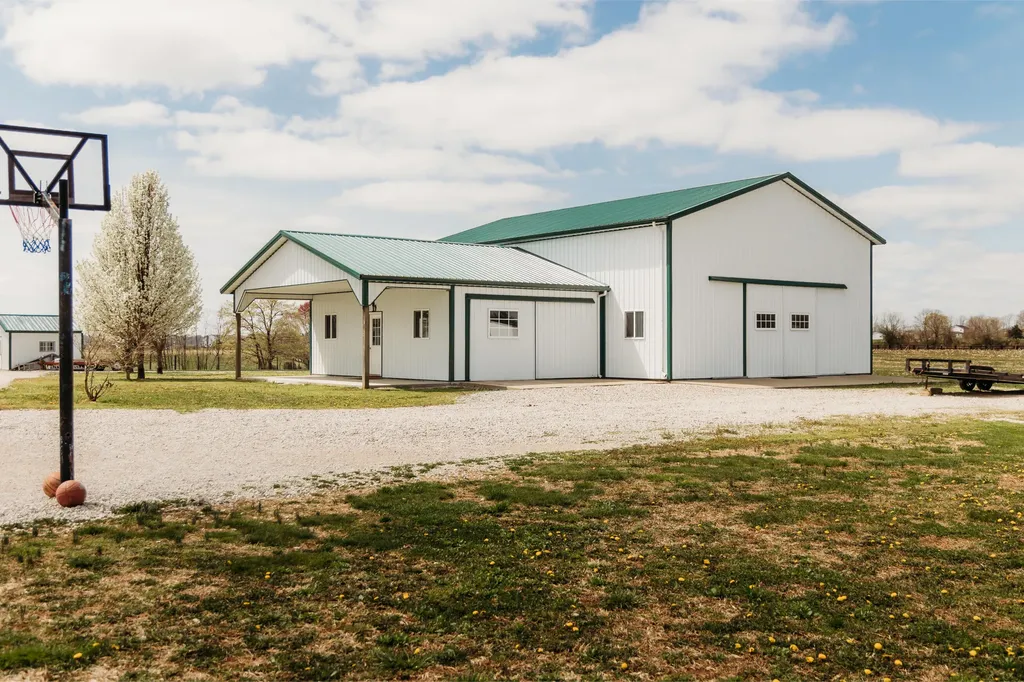 4241 Kendall Springs Road Owingsville KY 40360
