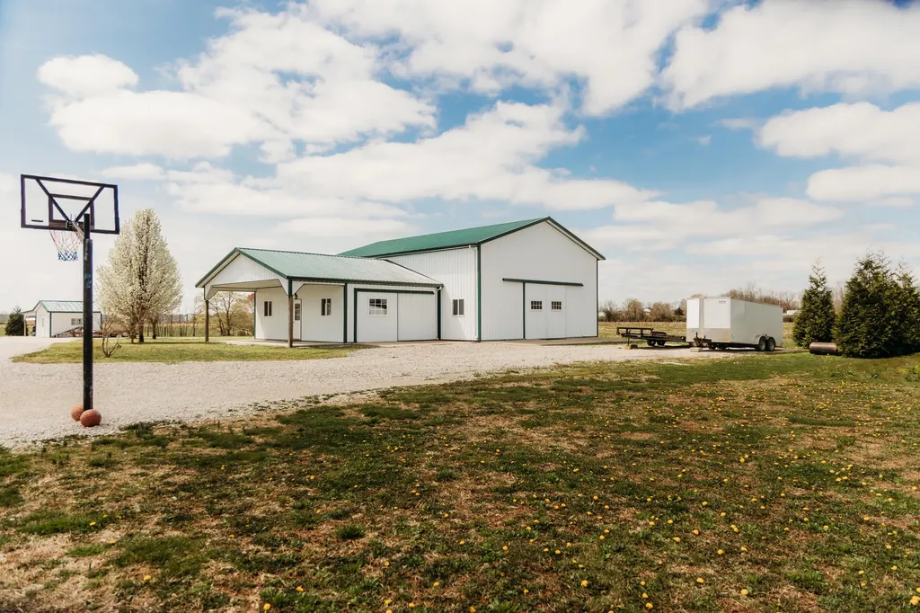 4241 Kendall Springs Road Owingsville KY 40360