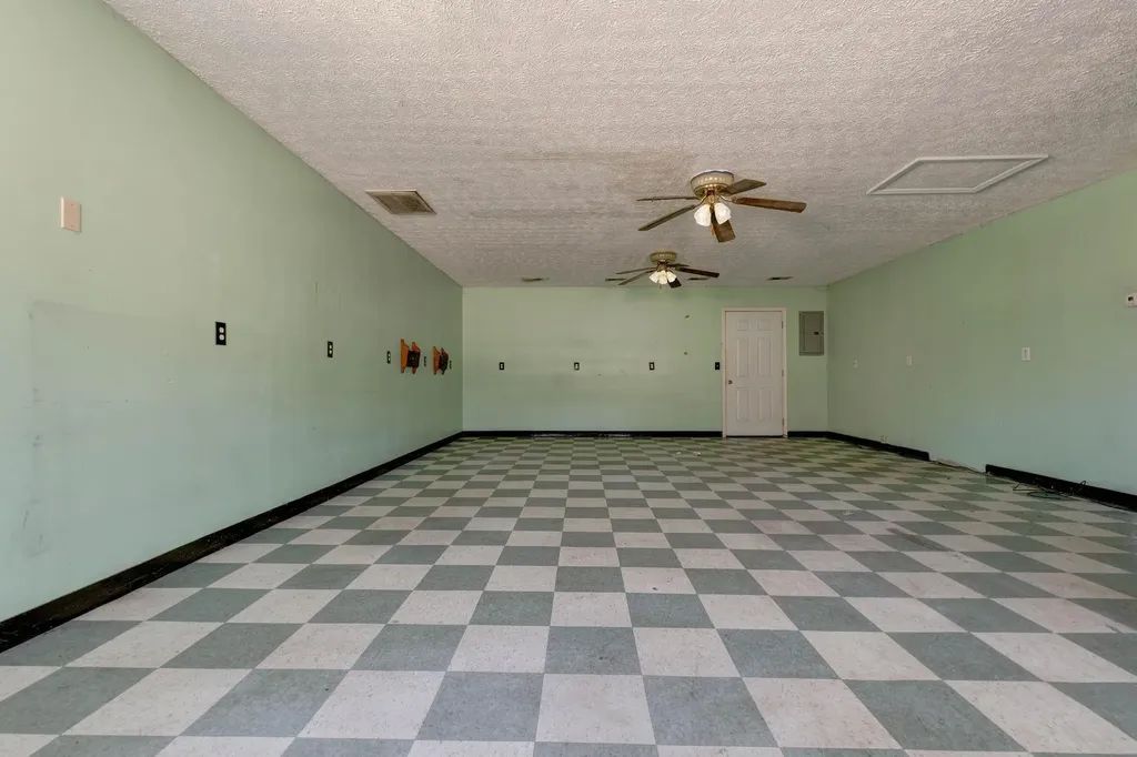 5657 Main Street Clay City KY 40312