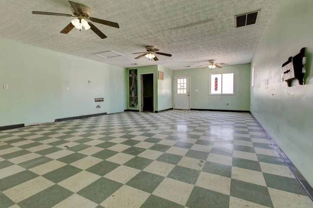 5657 Main Street Clay City KY 40312