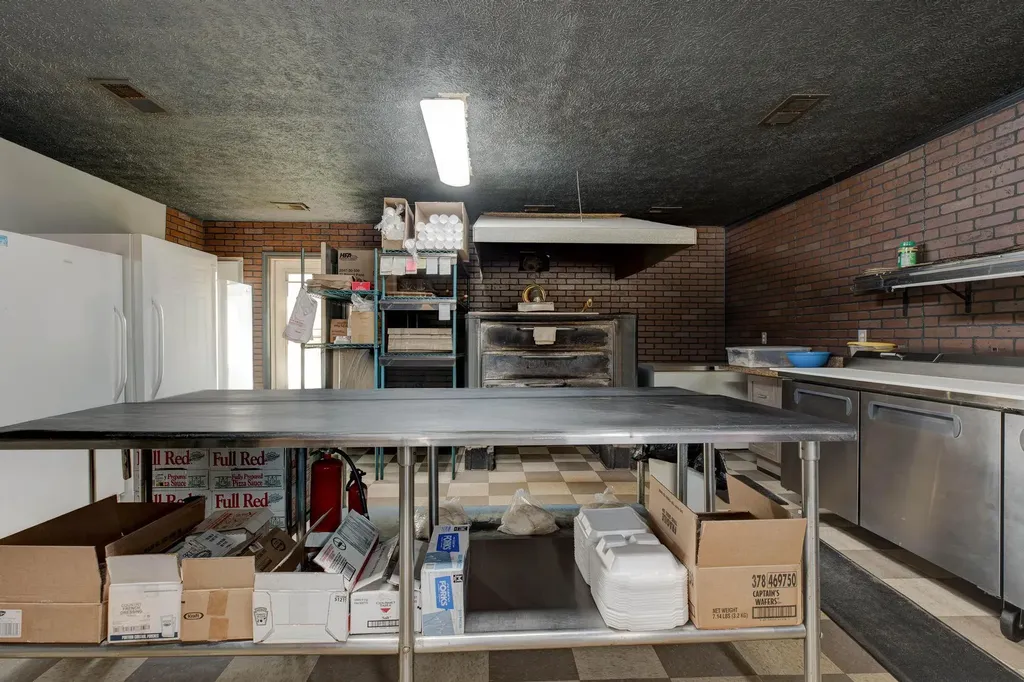 5657 Main Street Clay City KY 40312