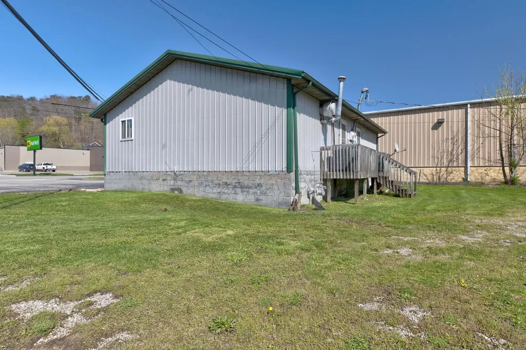 5657 Main Street Clay City KY 40312