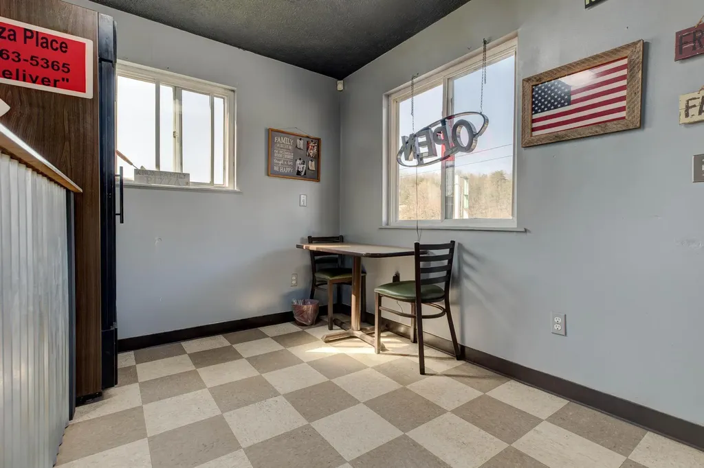 5657 Main Street Clay City KY 40312