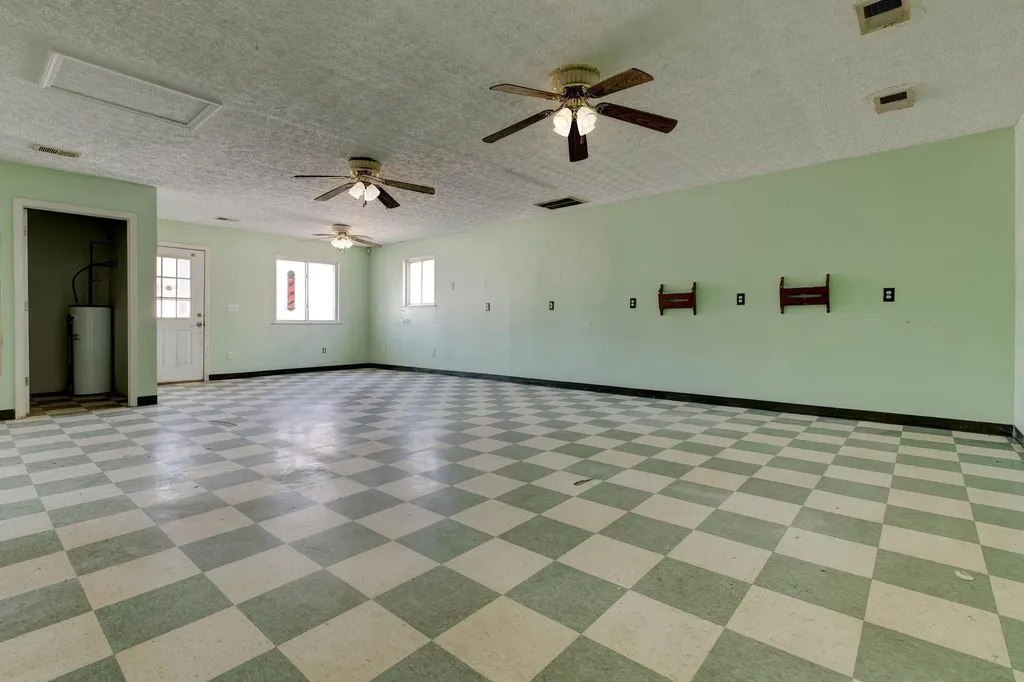 5657 Main Street Clay City KY 40312