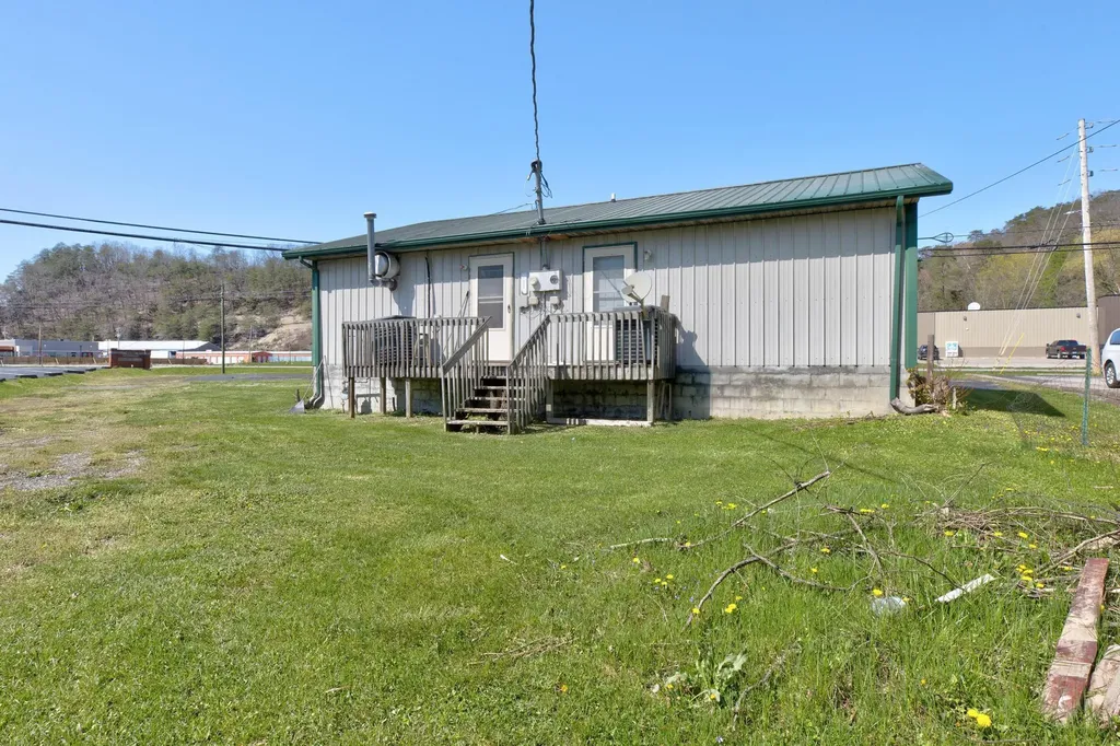 5657 Main Street Clay City KY 40312
