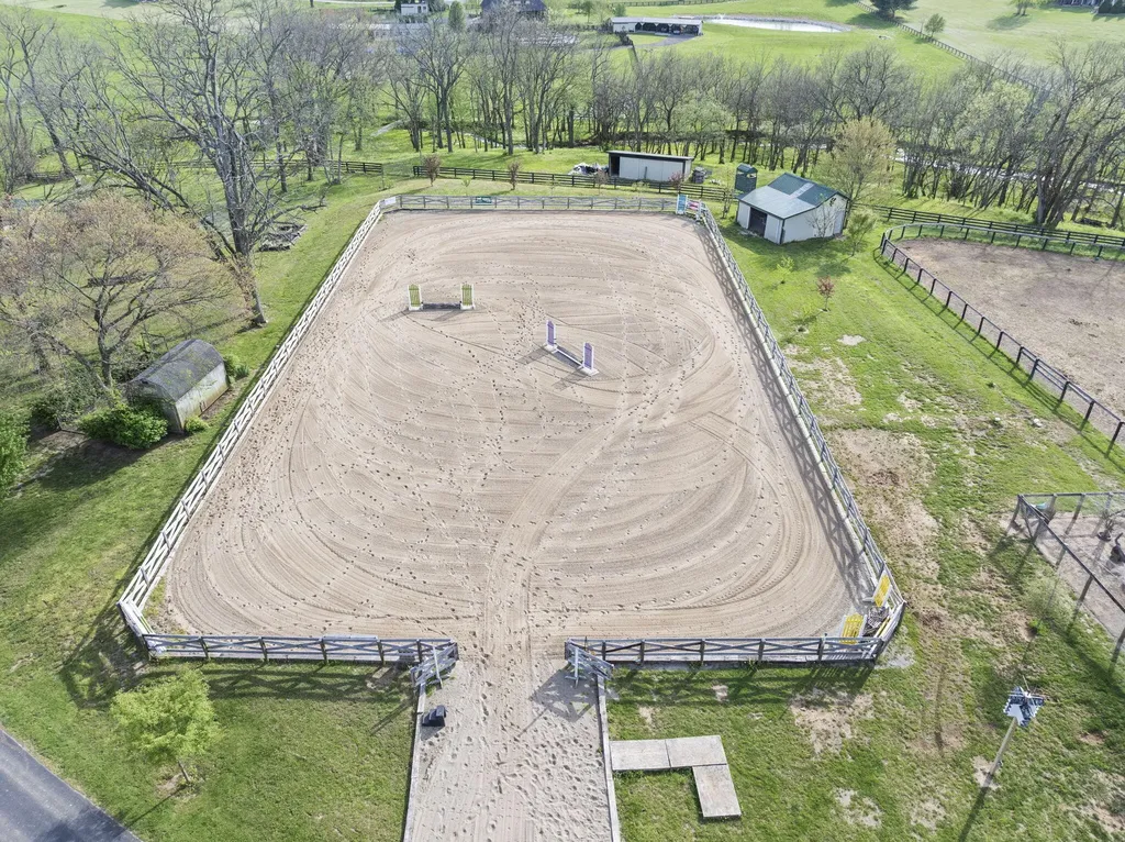 140 Seahawk Trail Midway KY 40347