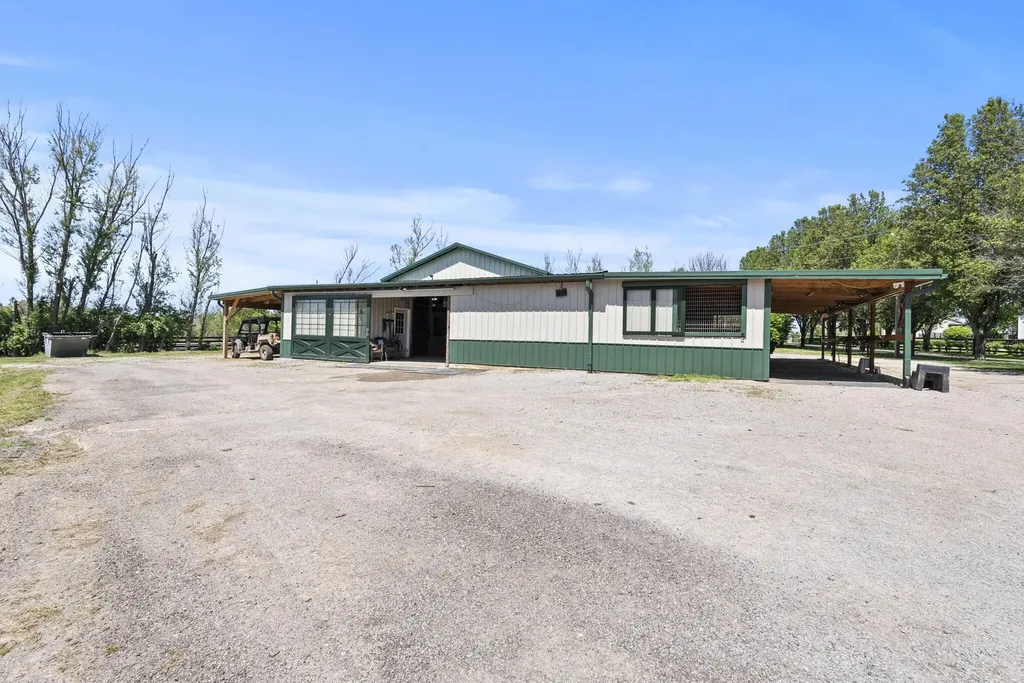 140 Seahawk Trail Midway KY 40347