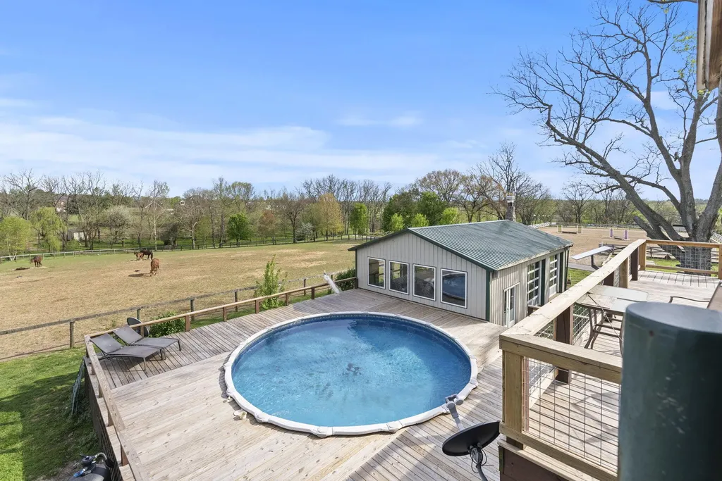 140 Seahawk Trail Midway KY 40347