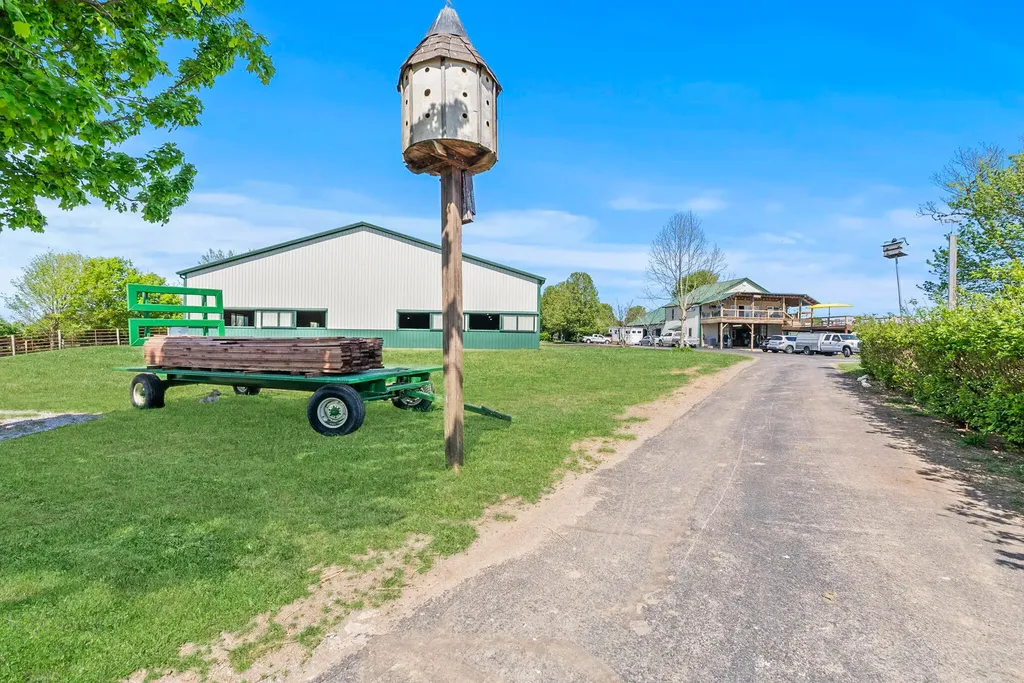 140 Seahawk Trail Midway KY 40347