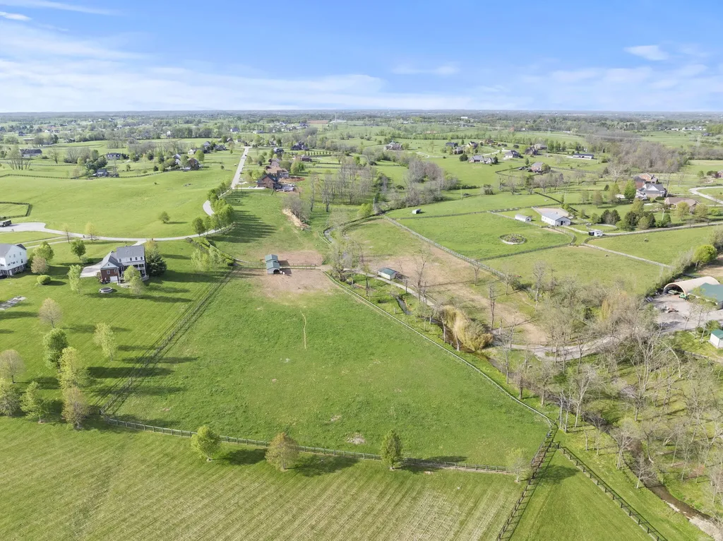 140 Seahawk Trail Midway KY 40347