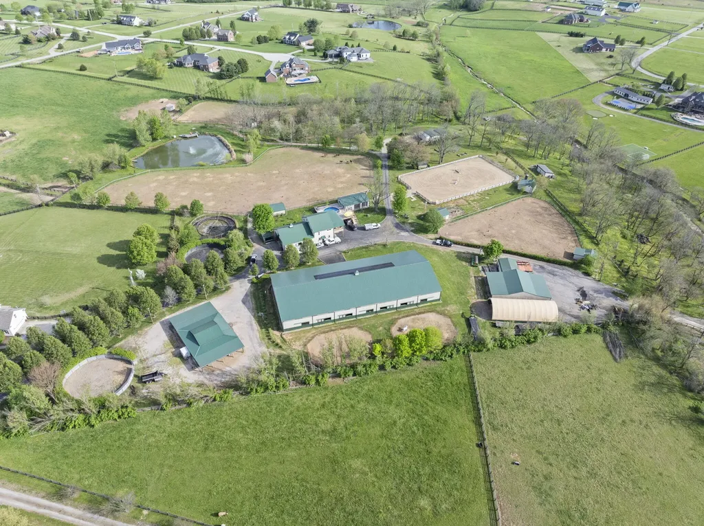 140 Seahawk Trail Midway KY 40347
