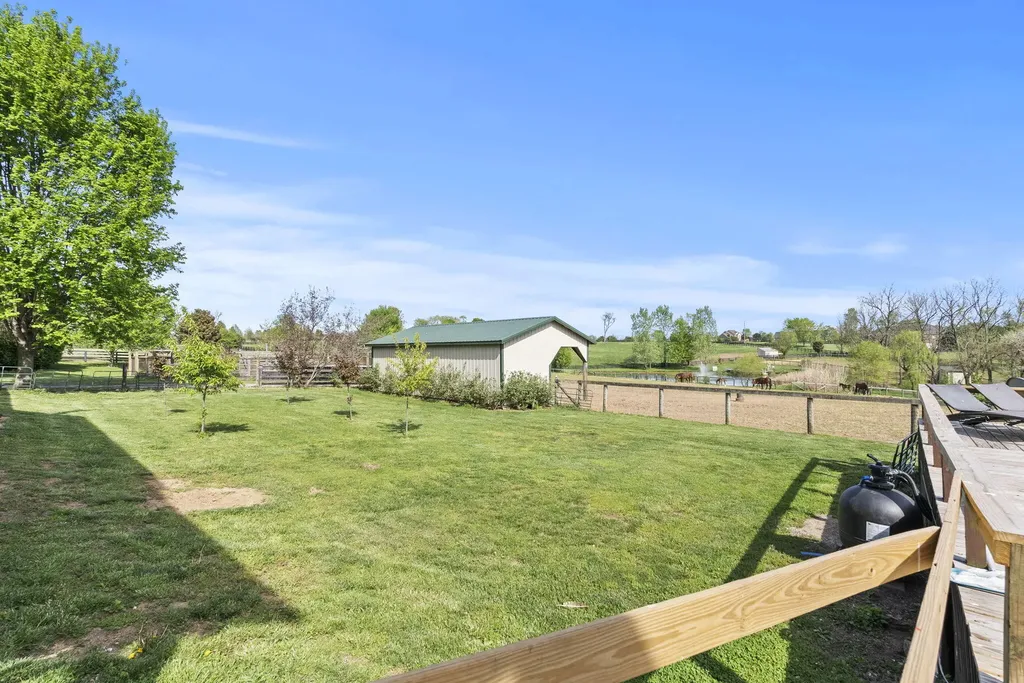 140 Seahawk Trail Midway KY 40347
