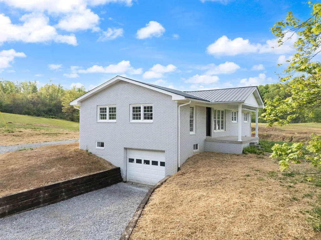 827 Pine Hill Brock Road London KY 40741