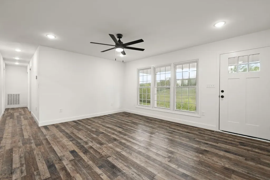 827 Pine Hill Brock Road London KY 40741