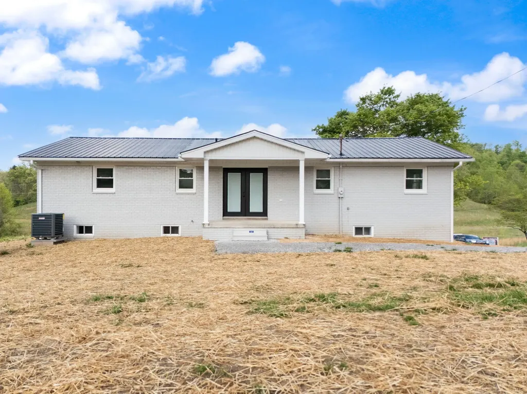 827 Pine Hill Brock Road London KY 40741