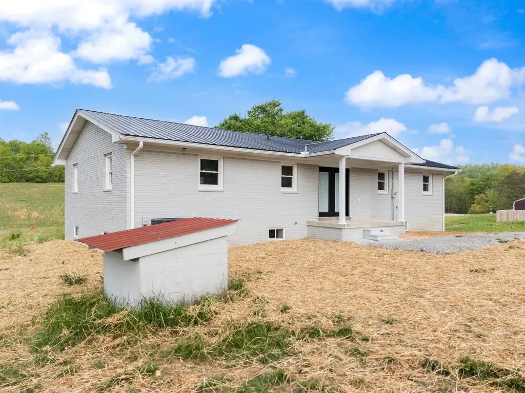 827 Pine Hill Brock Road London KY 40741