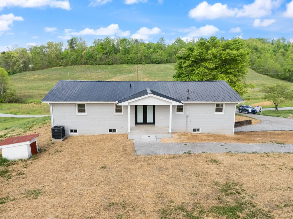 827 Pine Hill Brock Road London KY 40741