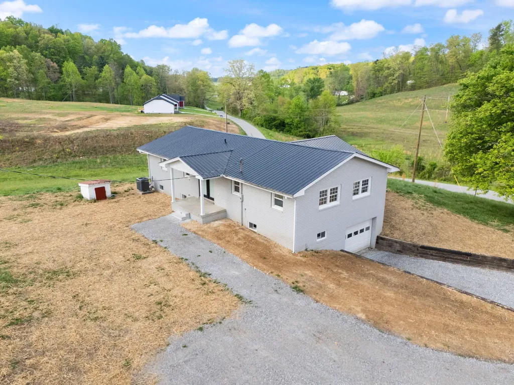 827 Pine Hill Brock Road London KY 40741