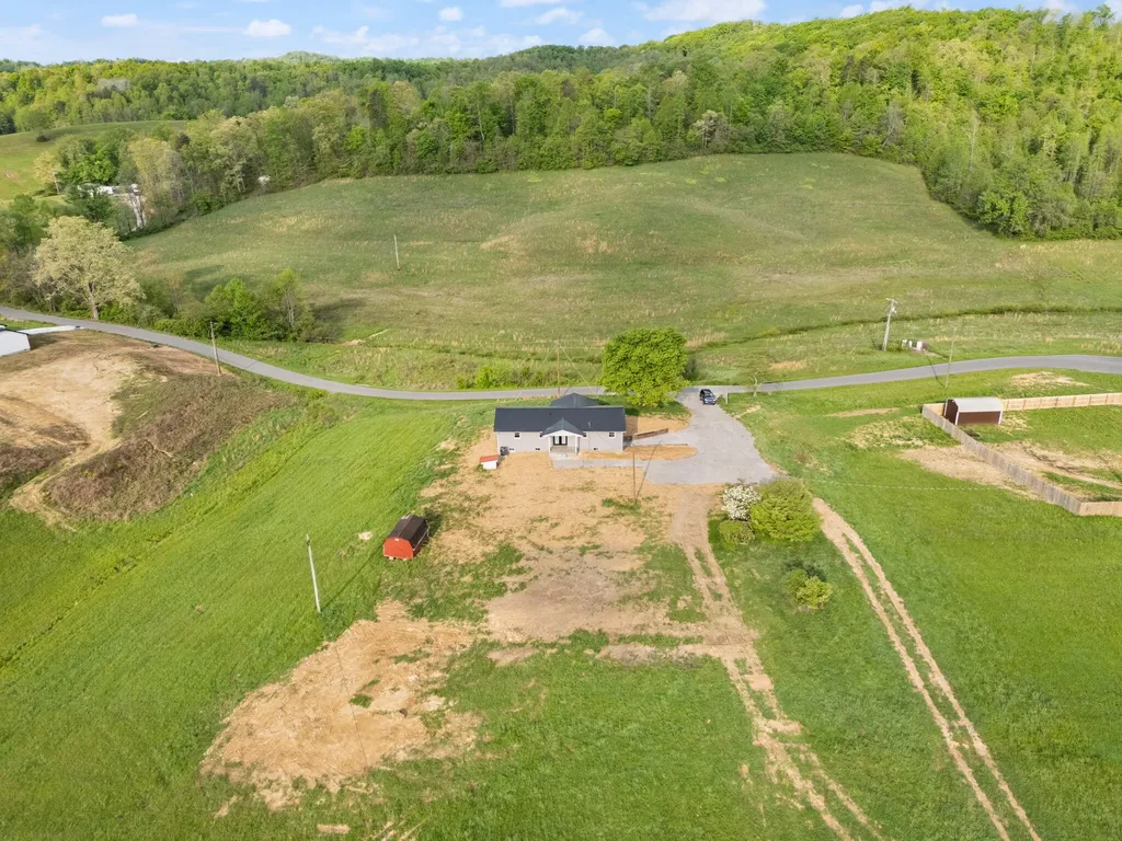 827 Pine Hill Brock Road London KY 40741