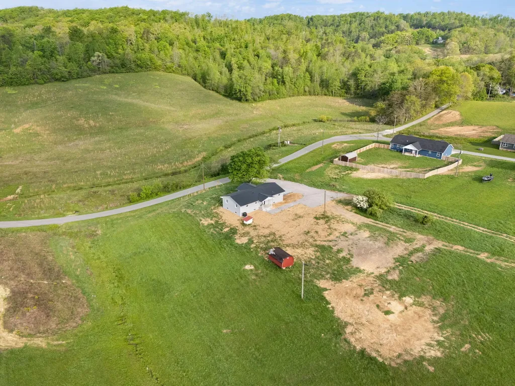 827 Pine Hill Brock Road London KY 40741