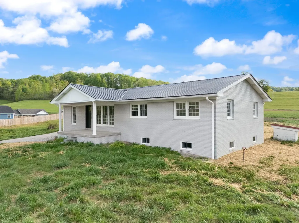 827 Pine Hill Brock Road London KY 40741