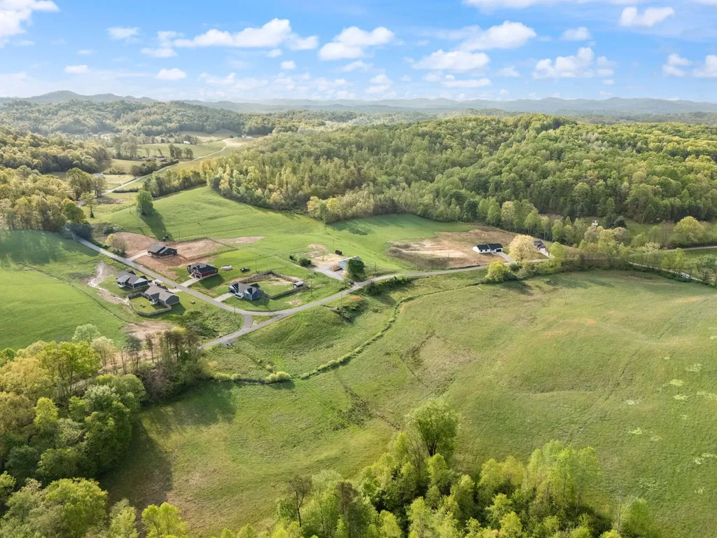 827 Pine Hill Brock Road London KY 40741