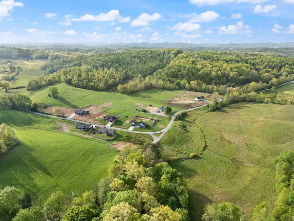 827 Pine Hill Brock Road London KY 40741
