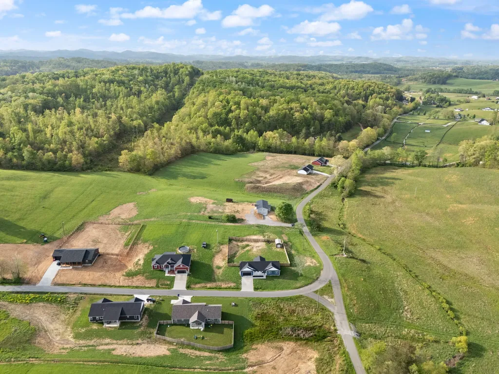 827 Pine Hill Brock Road London KY 40741