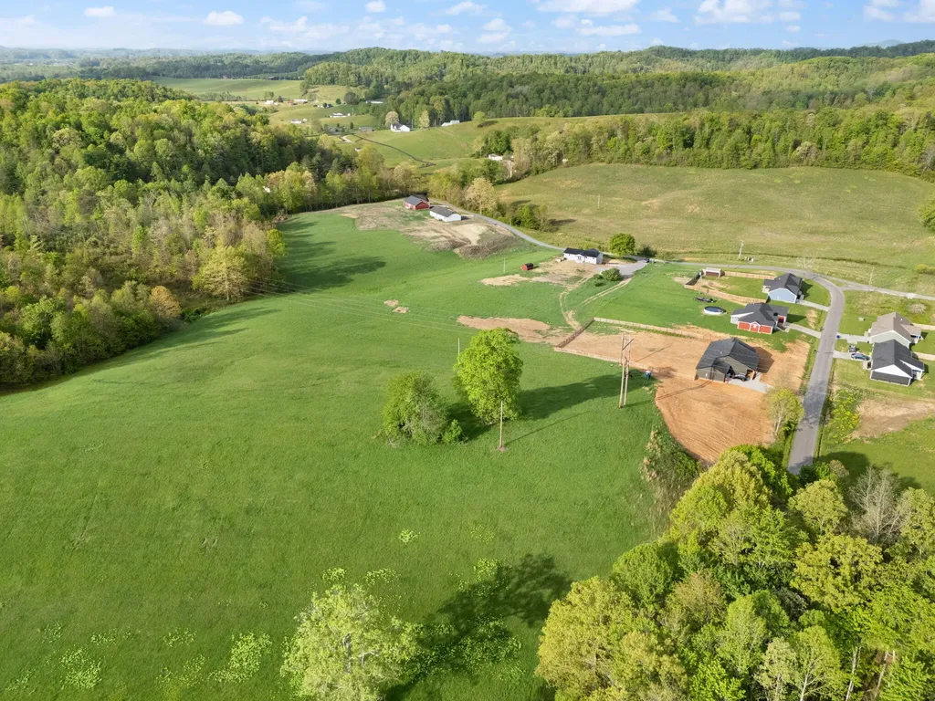 827 Pine Hill Brock Road London KY 40741