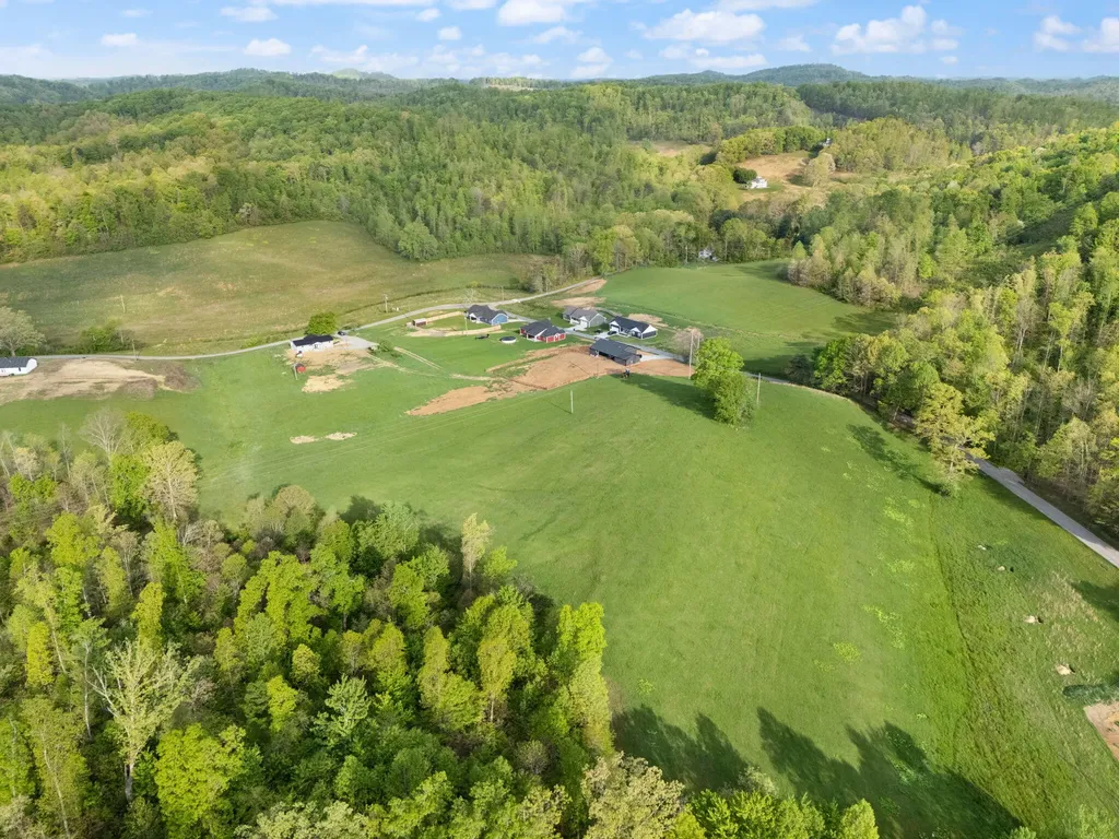 827 Pine Hill Brock Road London KY 40741