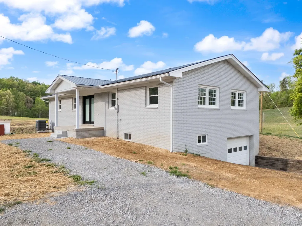 827 Pine Hill Brock Road London KY 40741