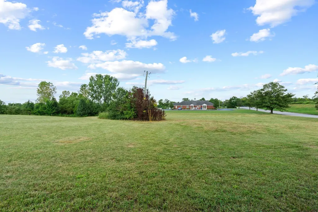 Lot #1 Briar Creek Lawrenceburg KY 40342