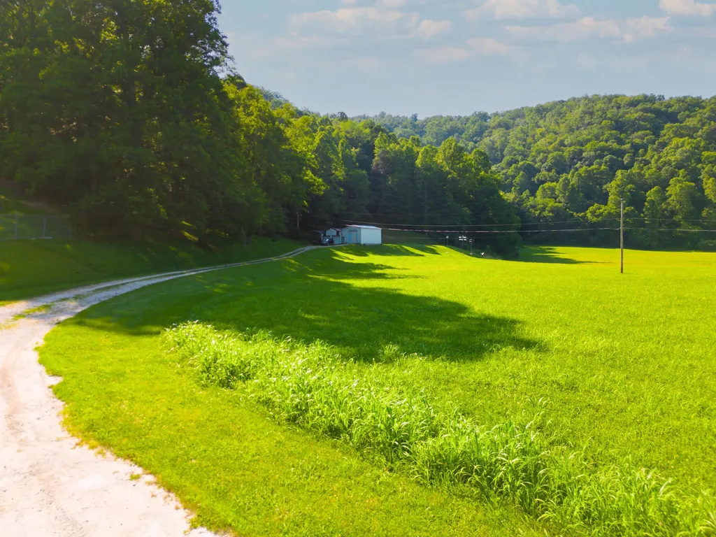 82 Fairview Farm Lane Inez KY 41224