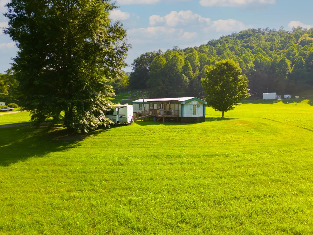 82 Fairview Farm Lane Inez KY 41224