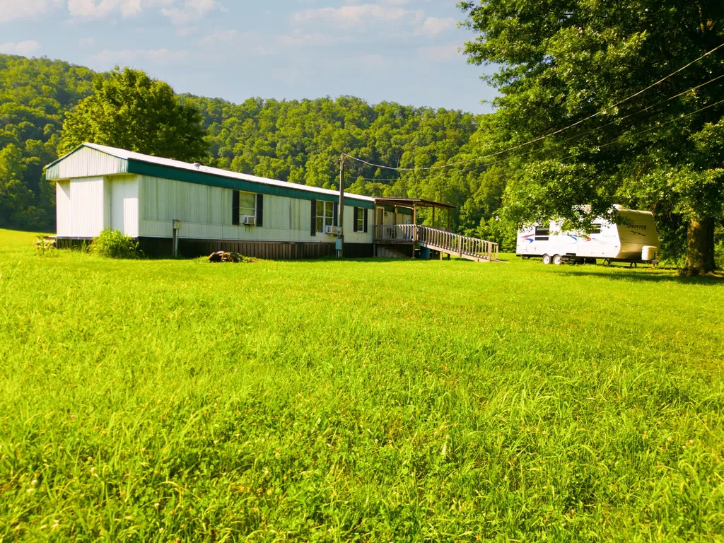 82 Fairview Farm Lane Inez KY 41224