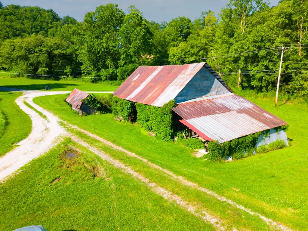 82 Fairview Farm Lane Inez KY 41224