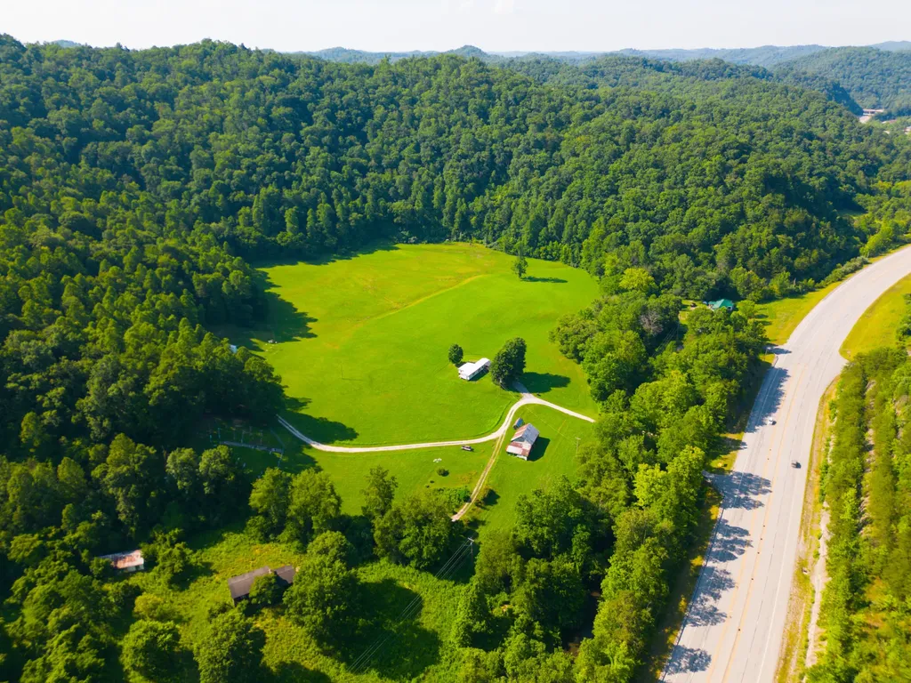 82 Fairview Farm Lane Inez KY 41224