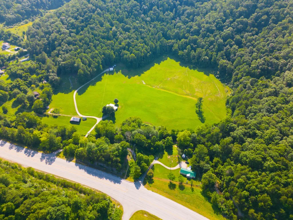 82 Fairview Farm Lane Inez KY 41224