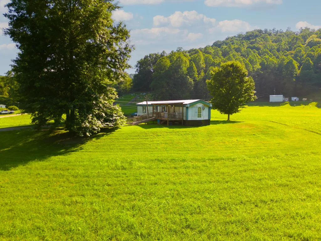 82 Fairview Farm Lane Inez KY 41224