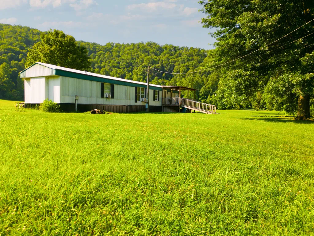 82 Fairview Farm Lane Inez KY 41224