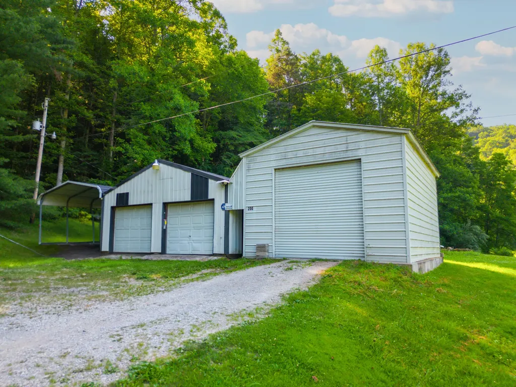 82 Fairview Farm Lane Inez KY 41224