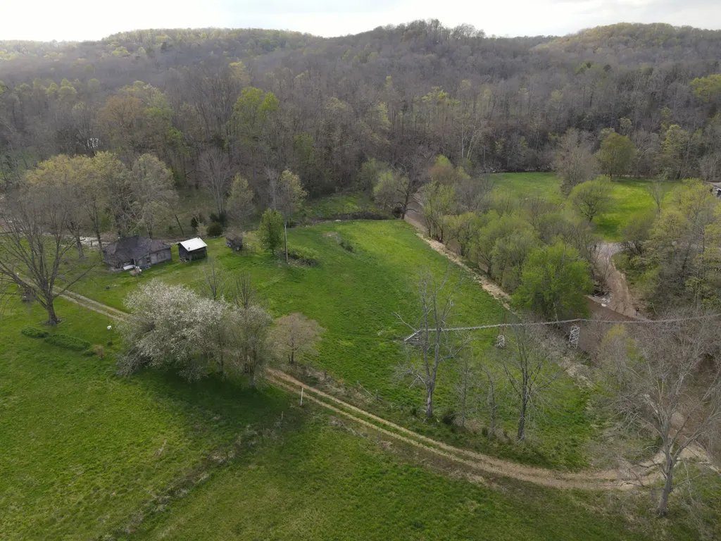 667 Troutstream Road Dunnville KY 42528