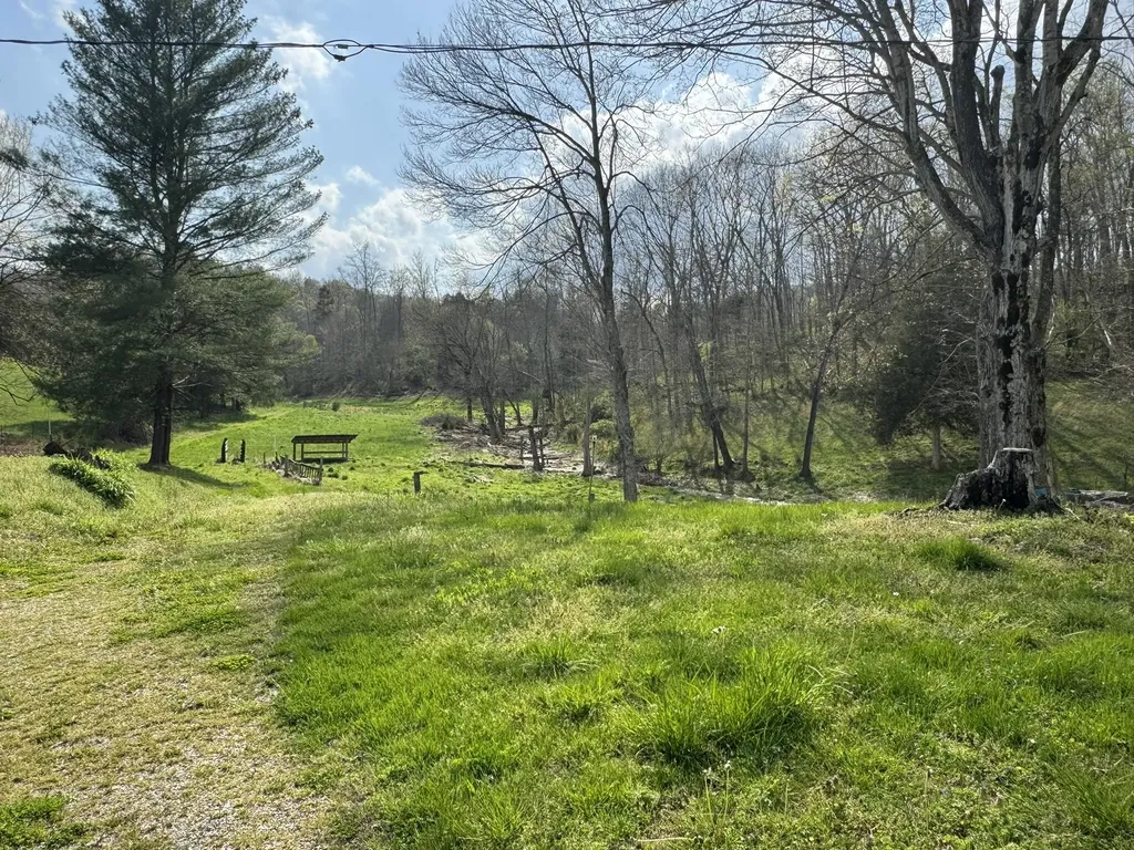 667 Troutstream Road Dunnville KY 42528