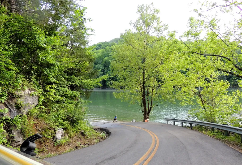 Tract 13 Dogwood Drive Whitley City KY 42653