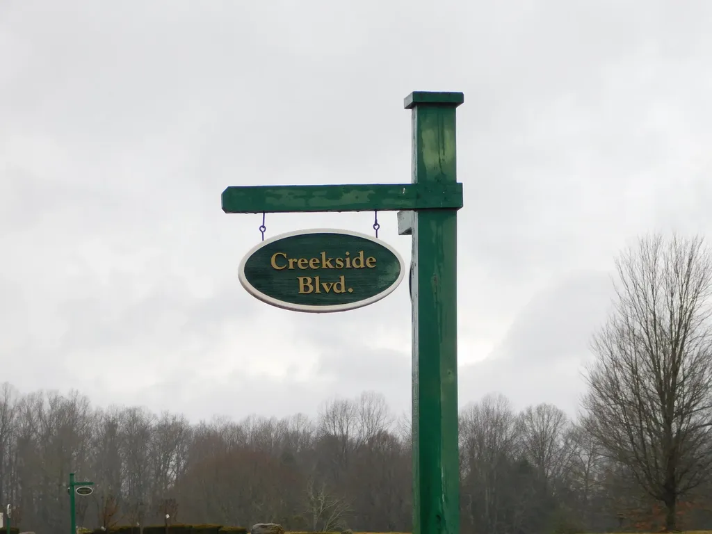 Lot 8 Creekside Boulevard Russell Springs KY 42642