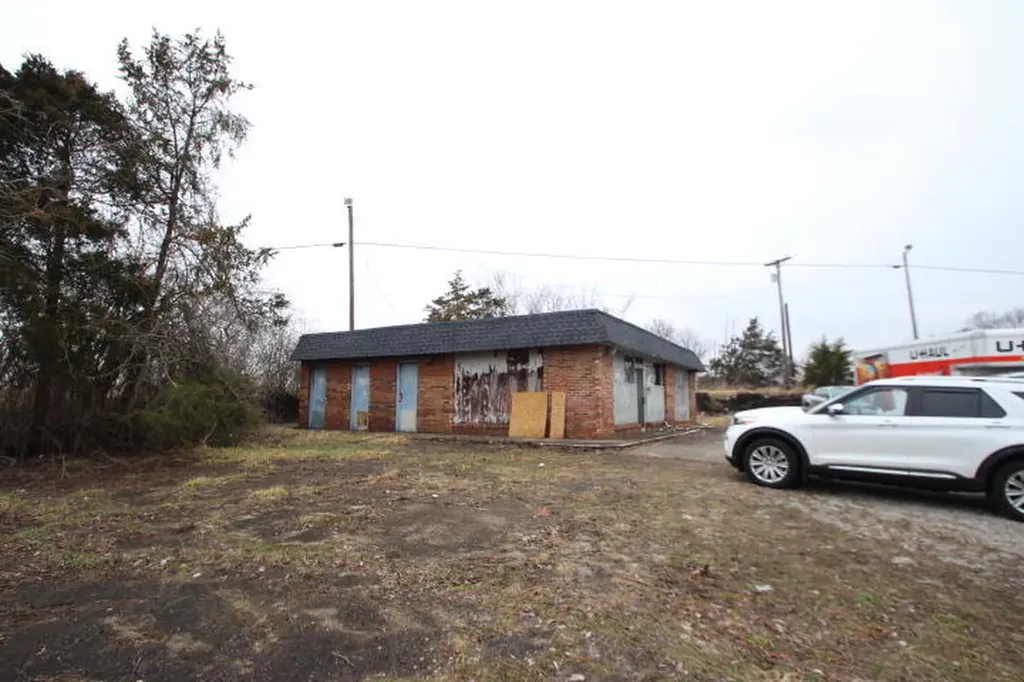 1940 Willisburg Road Lawrenceburg KY 40342