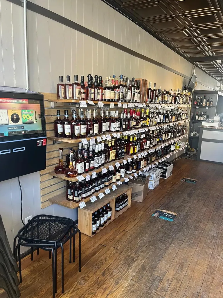 227-229 W Broadway Street Frankfort KY 40601