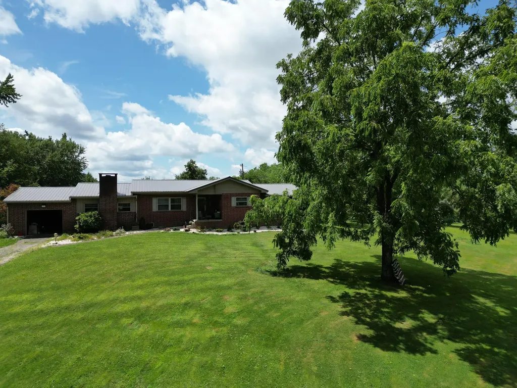 106 Walnut Lane Gray KY 40734